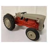 1/16 Ford Tractor