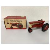 1/16 Farmall 560 in Box w/ Insert - Eska