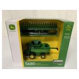 1/64 Ertl John Deere S680 Combine