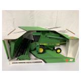 1/28 John Deere 9500 Combine