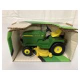 1/16 Ertl John Deere Lawn & Garden Tractor