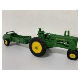 1/16 John Deere Tractor & Manure Spreader Set