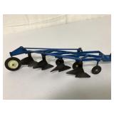 1/16 Ertl Ford Blue Plow