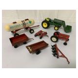 (7) 1/16 IH/John Deere/Tractor/Spreader/Plow
