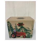 1/16 Ertl Farmall H w/ Farmer