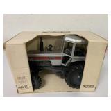 1/16 Scale Models White 2-135 Tractor