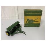 1/16 John Deere Grain Drill in Box - Eska