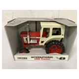 1/16 Ertl International 1468 Farmall V8 Tractor