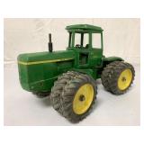 1/16 Ertl John Deere Tractor