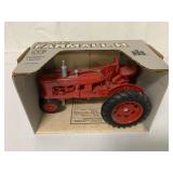 1/16 Ertl Farmall H in box
