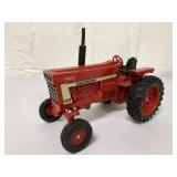 1/16 Ertl International 966 Tractor