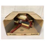 1/16 Ertl Case International 900 Planter