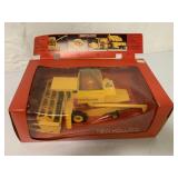 1/32 Britains New HollandTR85 Combine in box