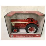 1/16 Ertl International 560 Tractor