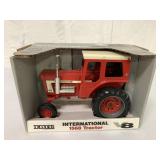 1/16 Ertl International 1568 V8 Tractor