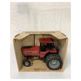 1/16 Ertl International 5288 Tractor w/ Cab