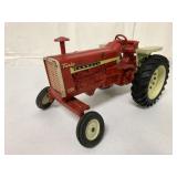 1/16 Ertl Farmall 1206 Tractor
