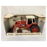 1/16 Ertl International 1586 Tractor/Endloader