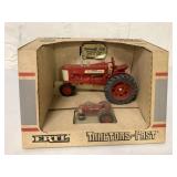 1/16 McCormick Farmall 350 Tractors of the Past