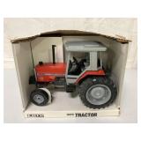 1/16 Ertl Massey Ferguson 3070 Tractor