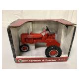 1/16 Ertl IH McCormick Farmall B Tractor