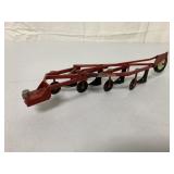 1/16 McCormick International 4 Bottom Plow