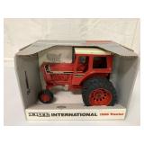 1/16 Ertl International 1566 Tractor