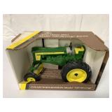 1/16 Ertl John Deere 1957 720 Hi-Crop Tractor
