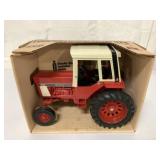 1/16 Ertl International 1586 Tractor w/ Cab