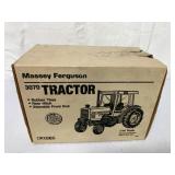 1/16 Ertl Massey Ferguson 3070 Tractor