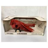 1/16 Ertl IH McCormick 1-PR Corn Picker