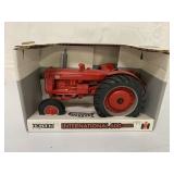 1/16 Ertl International 600 Diesel in box