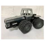 1/16 White 4-210 Field Boss Tractor