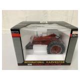 1/16 SpecCast IH McCormick Farmall 300 Tractor