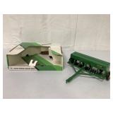 1/16 Ertl John Deere Grain Drill