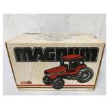 1/16 Ertl Case International 7130 MFD Magnum