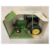 1/16 Ertl John Deere 7800 Tractor with Duals