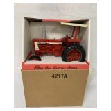 1/16 Ertl Farmall 706 in box