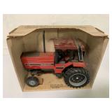 1/16 Ertl International 5088 Tractor w/Cab in box