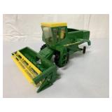 1/24? Ertl John Deere 6600 Combine