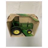 1/16 Ertl John Deere Compact Utility Tractor
