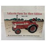 1/16 Ertl International 560 Demonstrator in box