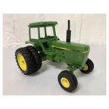 1/16 Ertl John Deere Tractor
