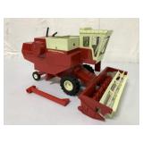 1/20 Ertl International Hydroscale Combine