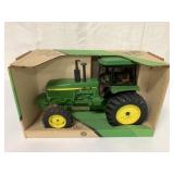 1/16 Ertl John Deere 4955 MFWD Tractor