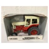 1/16 Ertl International 1066 Tractor Special Editi