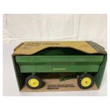 1/16 Ertl John Deere Wagon