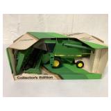 1/28 Ertl John Deere 9600 Combine