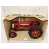 1/16 Ertl McCormick Farmall 350 Tractor