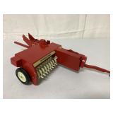 1/16 Ertl International Square Hay Baler